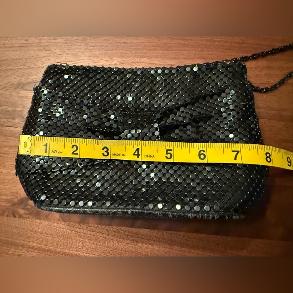 Vintage Black Metal Mesh Evening/Shoulder Purse With Front Bow And Chain Strap - Picture 4 of 7